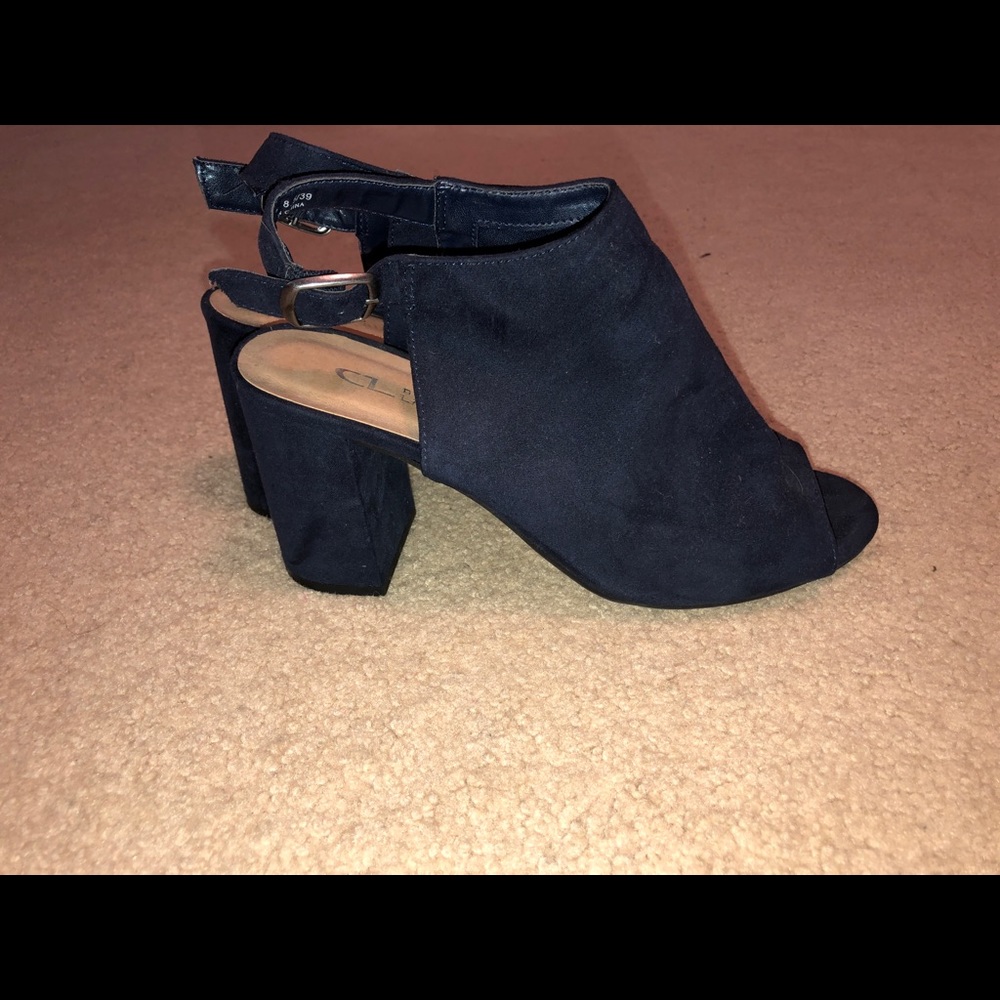 Open toe booties - Picture 3 of 3